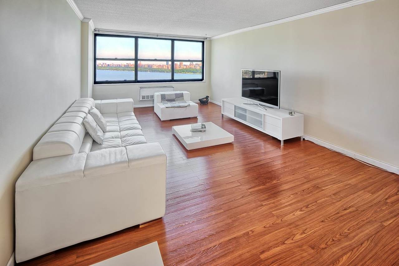 7002 Blvd East - Photo 1