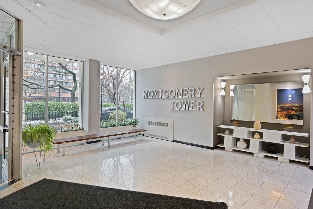135 Montgomery St - Photo 1