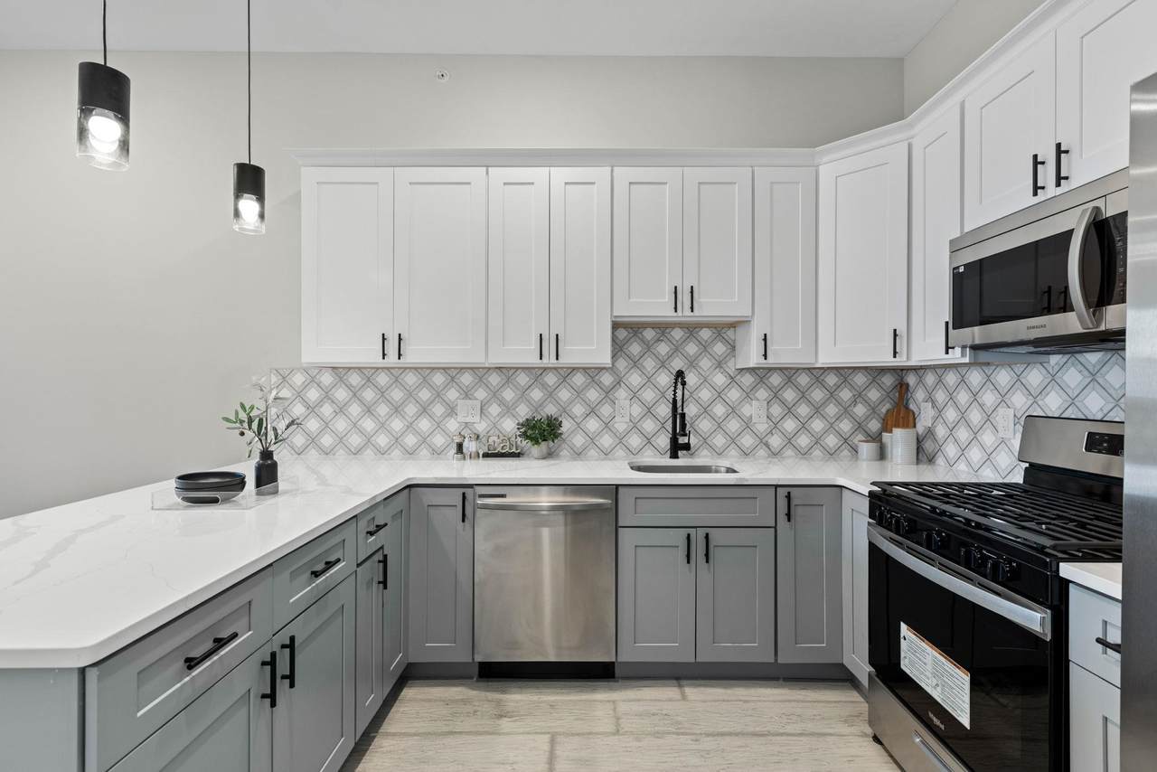 519 54TH ST - Photo 1