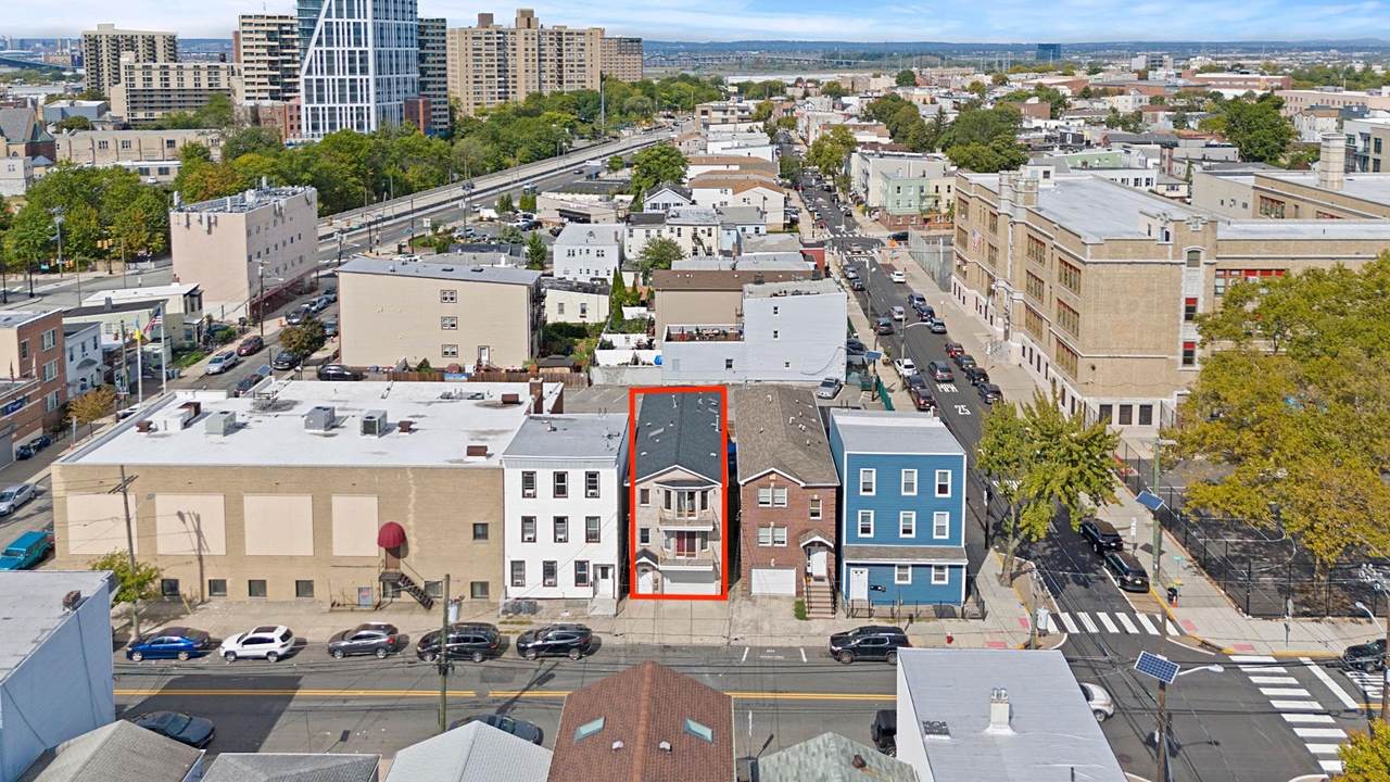 83 Oakland Ave - Photo 1
