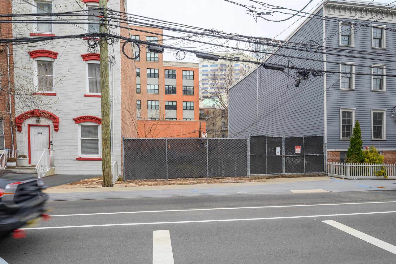 210-212 York St - Photo 1