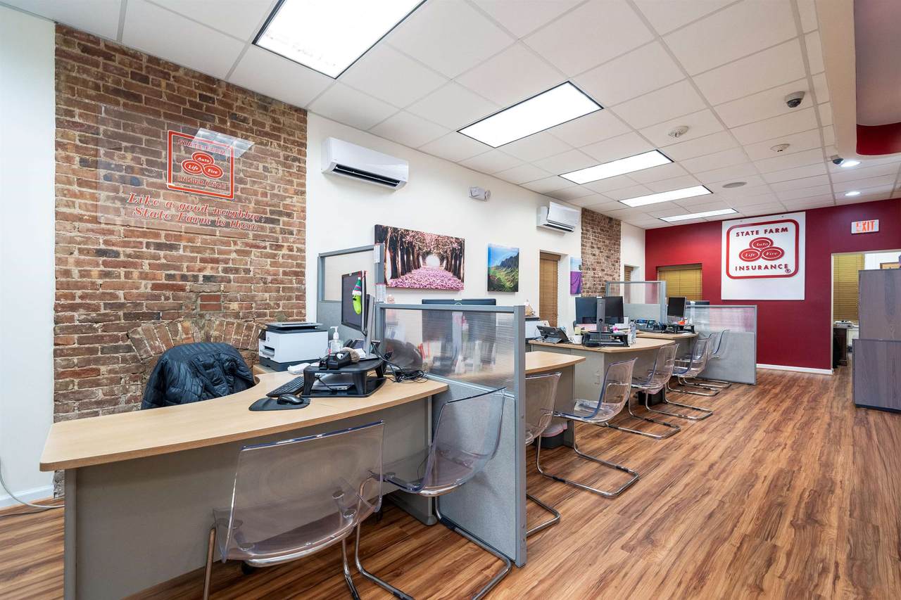 715 Washington St - Photo 1