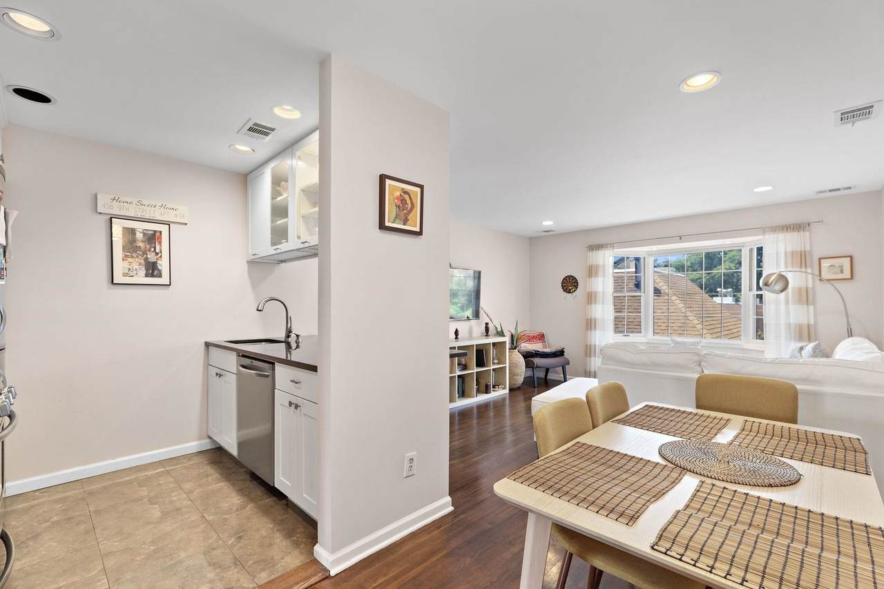 456 9TH ST - Photo 1