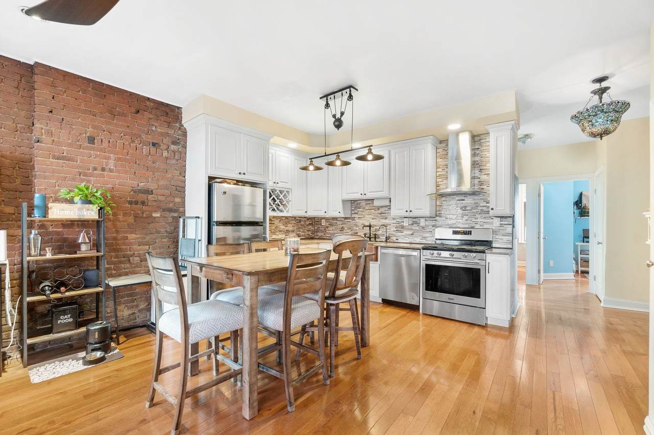 603 1ST ST - Photo 1