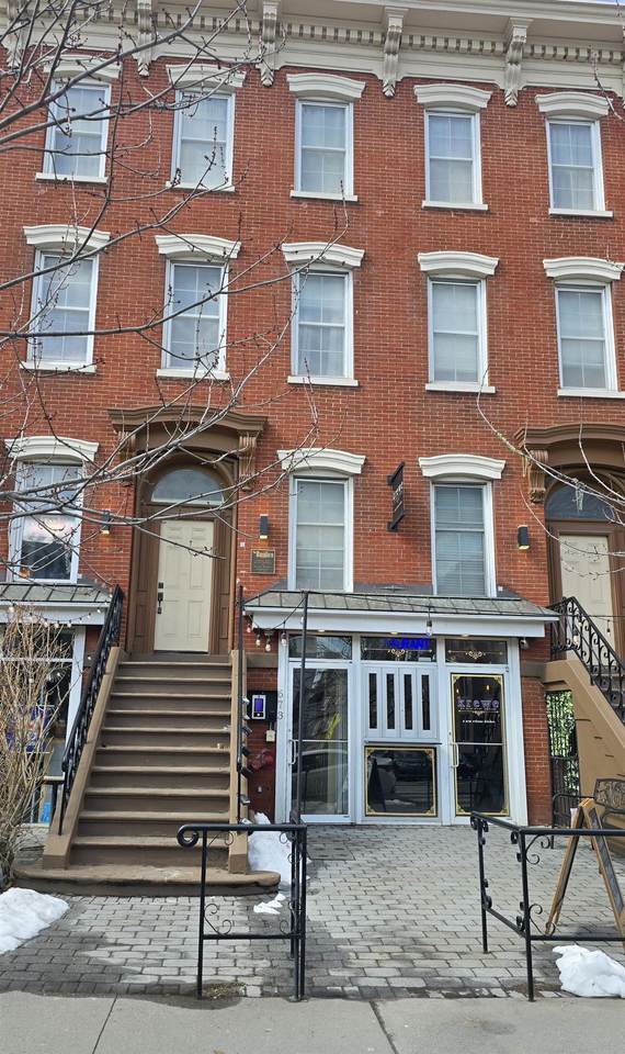 673 Bergen Ave - Photo 1