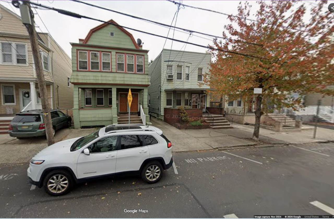 78 Sterling Ave - Photo 1