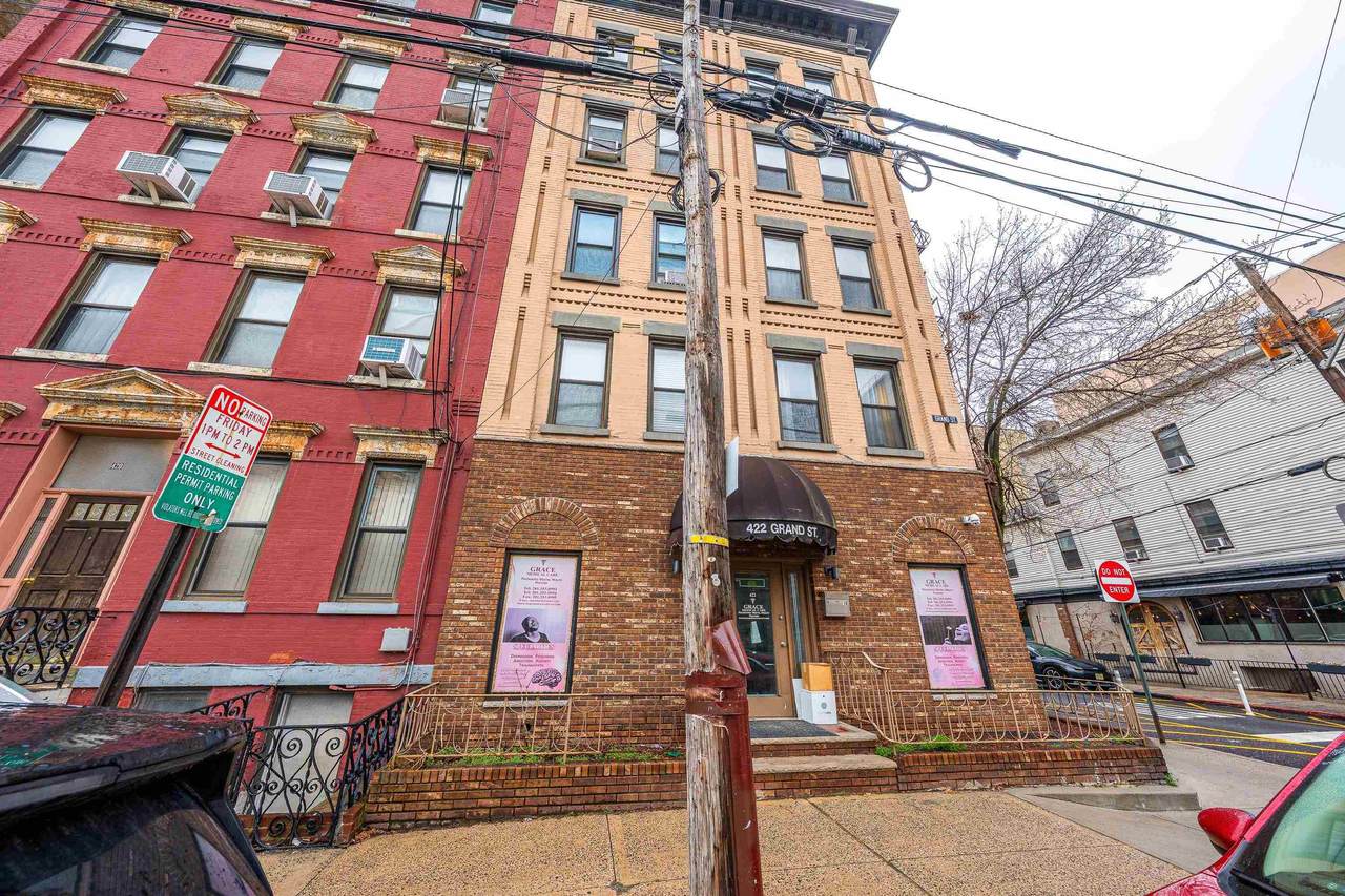 422 Grand St - Photo 1