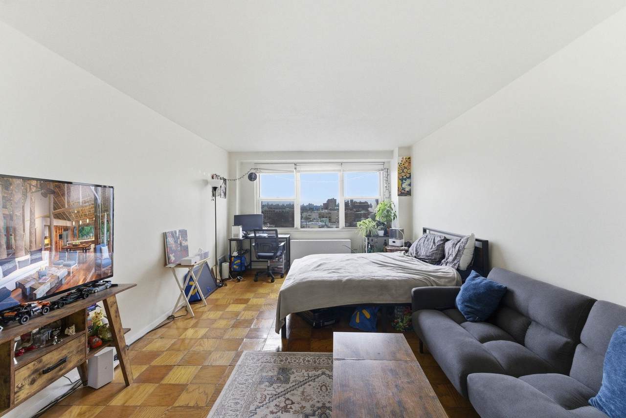 201 St Pauls Ave - Photo 1