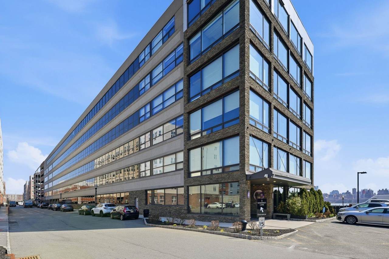 9 Somerset Lane - Photo 1