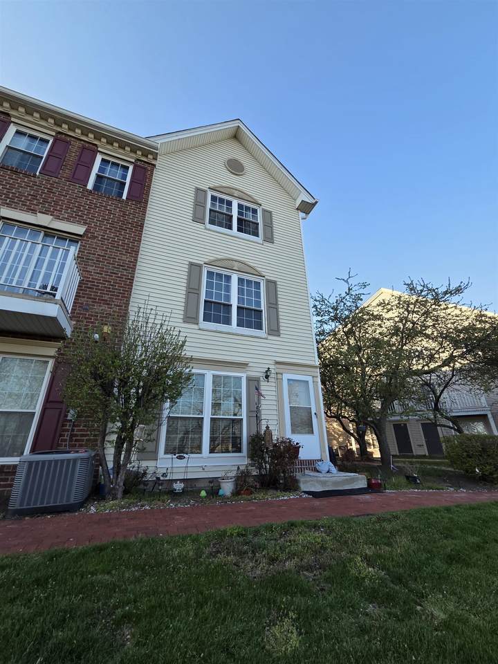 47 Cherry St - Photo 1