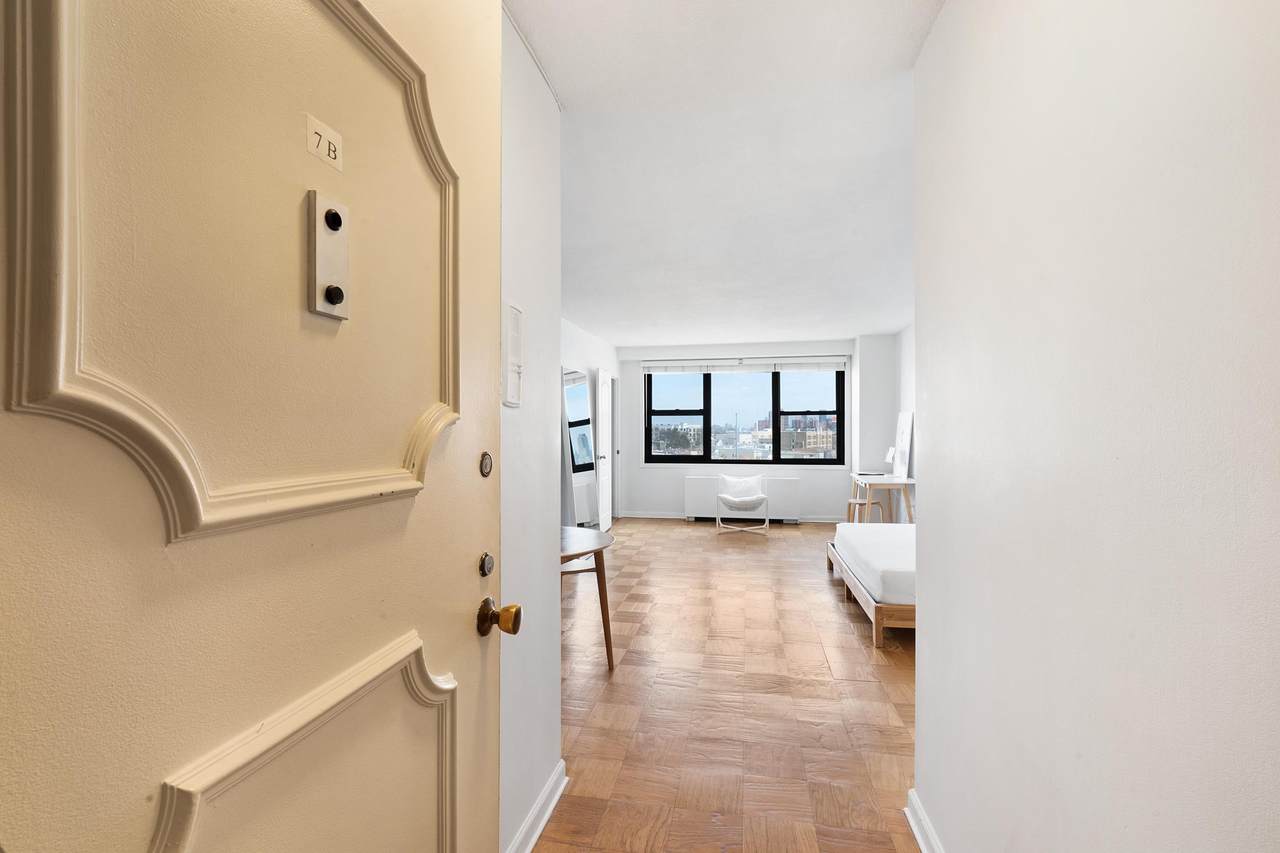 201 St Pauls Ave - Photo 1