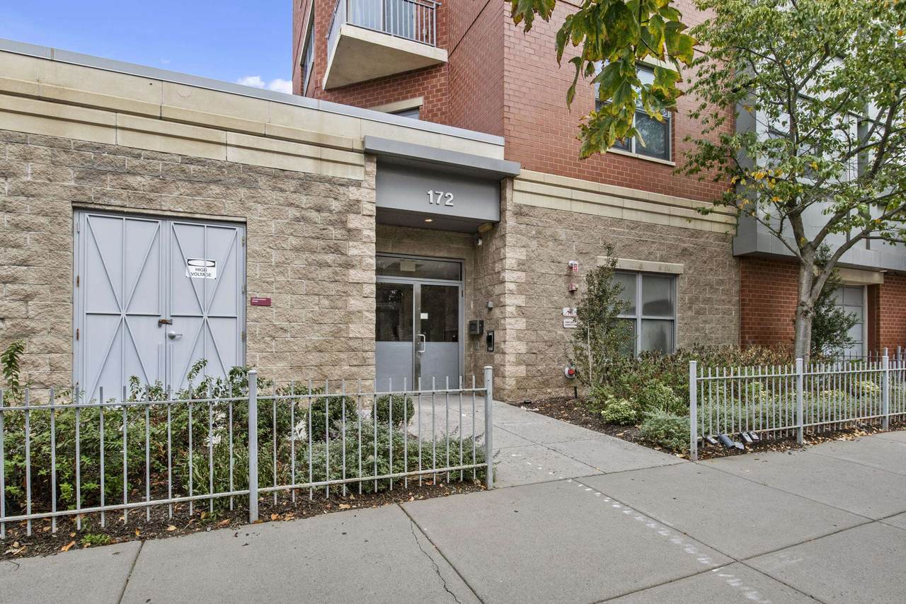 172 Culver Ave - Photo 1