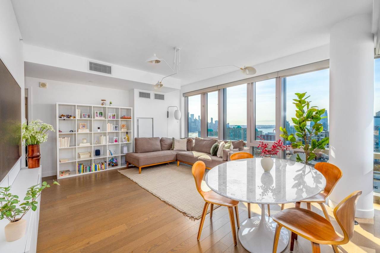 75 Park Lane South - Photo 1