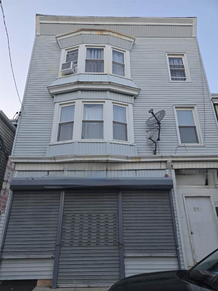 328 Cross St - Photo 1