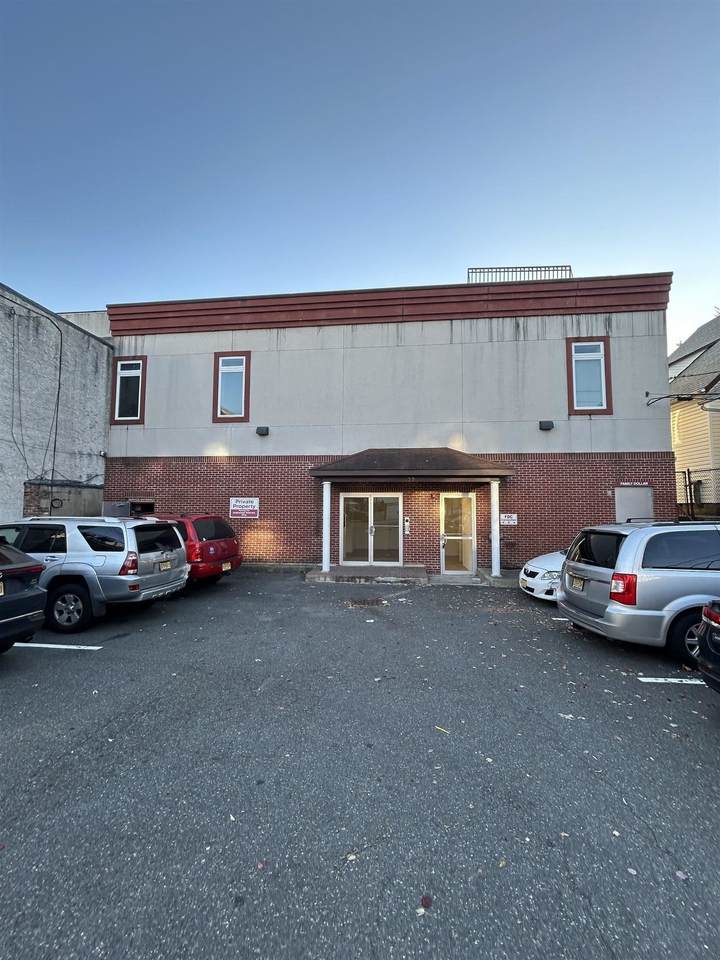 577 Broadway - Photo 1