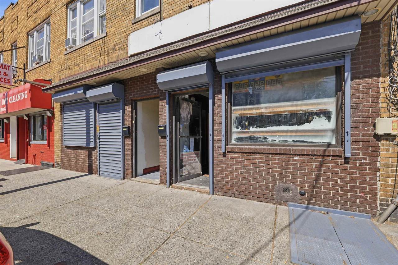 153 Sterling Ave - Photo 1