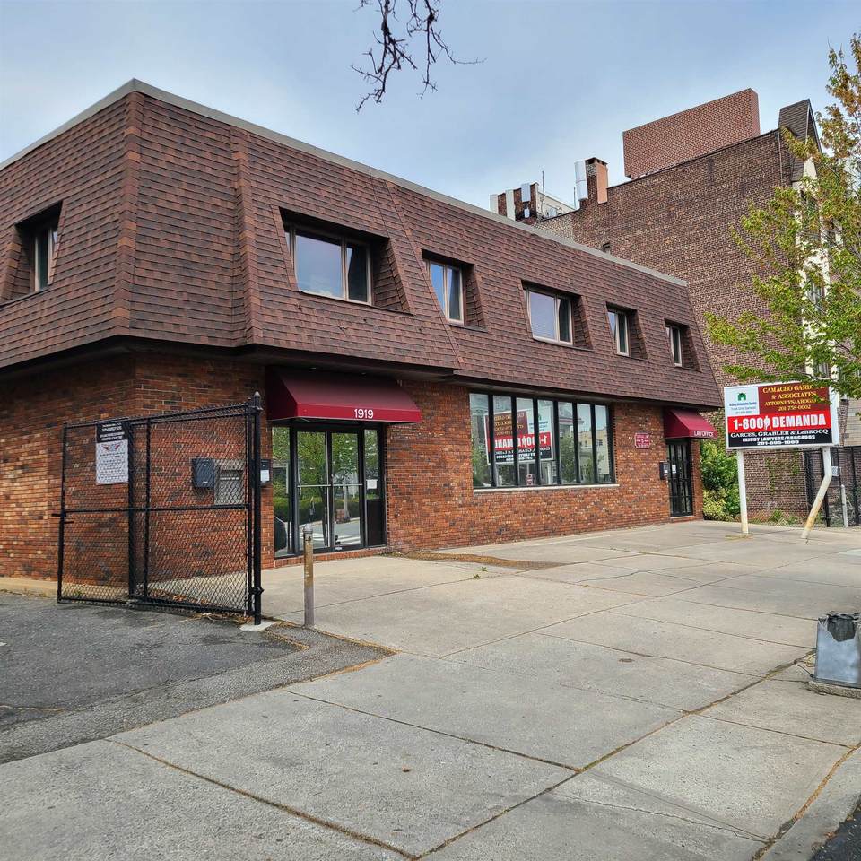 1919 Kennedy Blvd - Photo 1