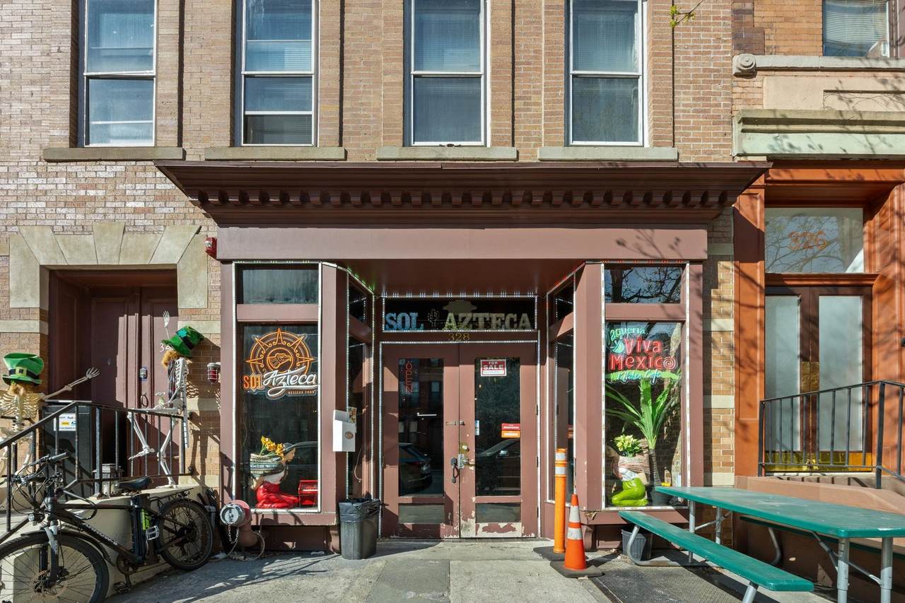 328 Montgomery St - Photo 1