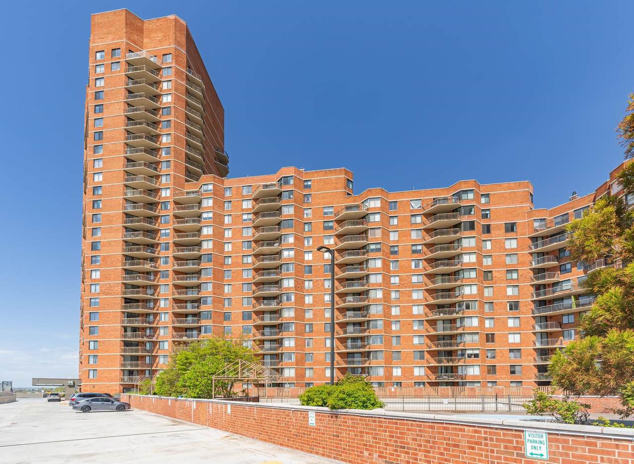 831 Harmon Cove Tower - Photo 1
