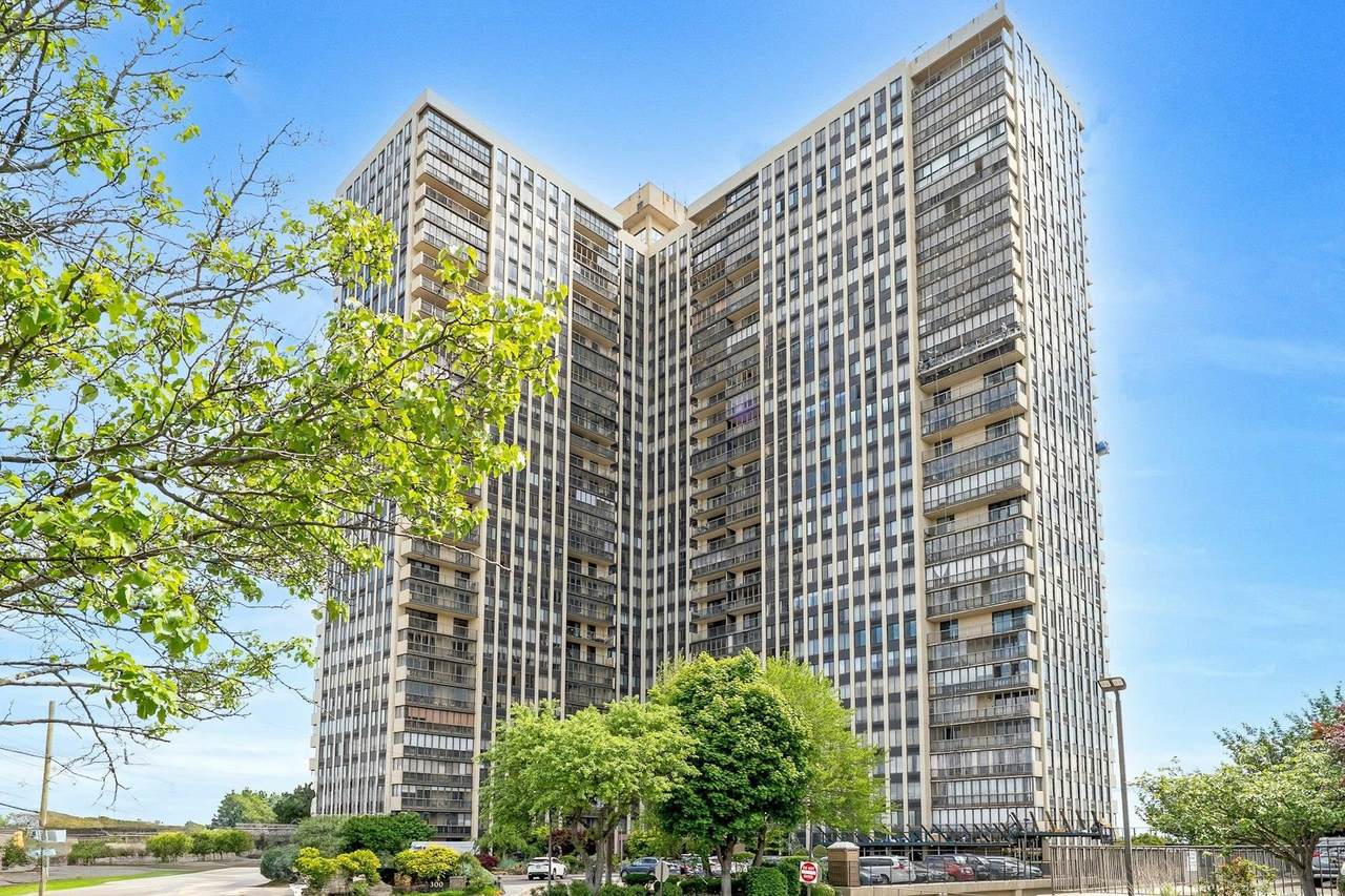 300 Winston Dr - Photo 1