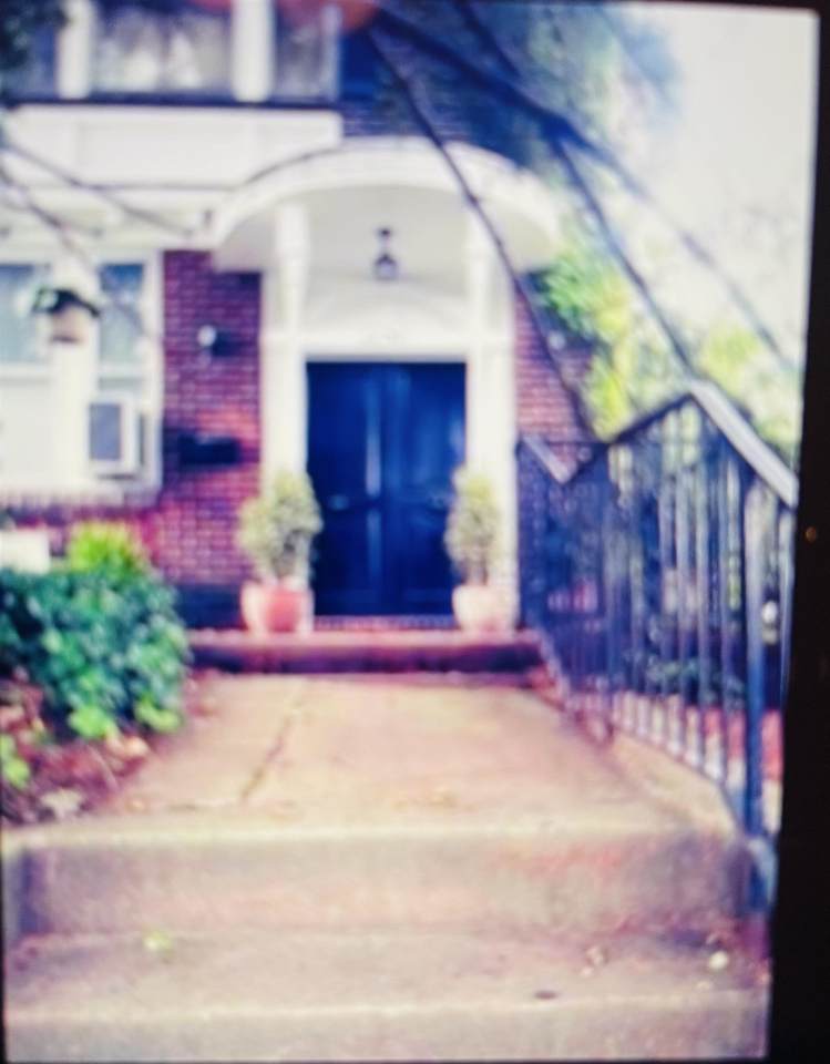 1137 Avenue C - Photo 1