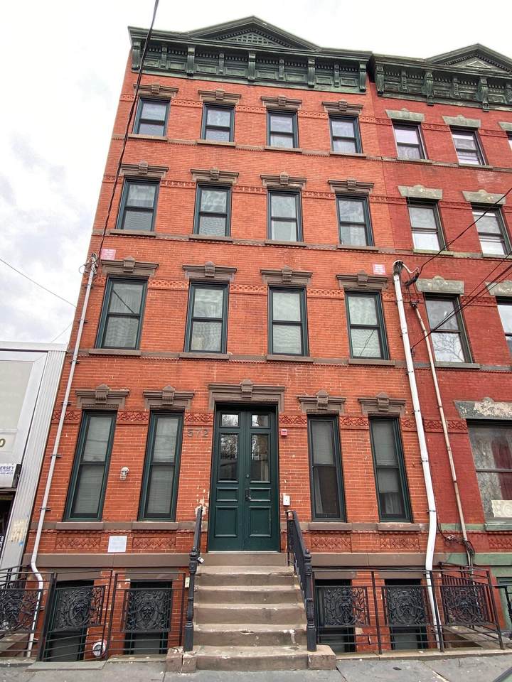 572 Jersey Ave - Photo 1