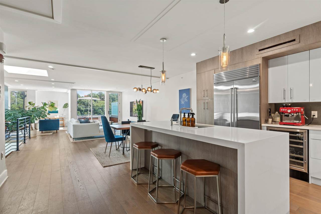367 Park Ave - Photo 1