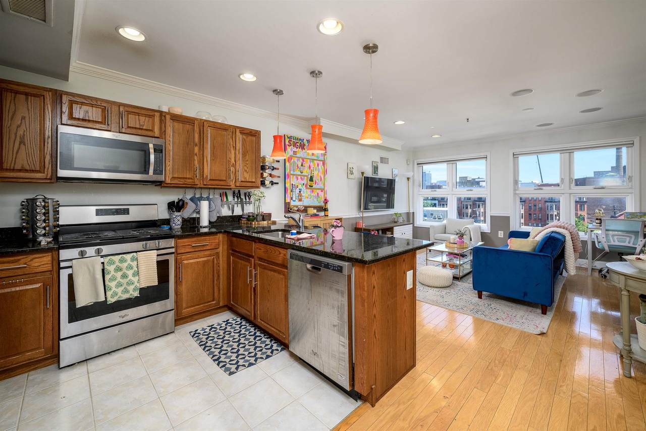 70 Adams St - Photo 1