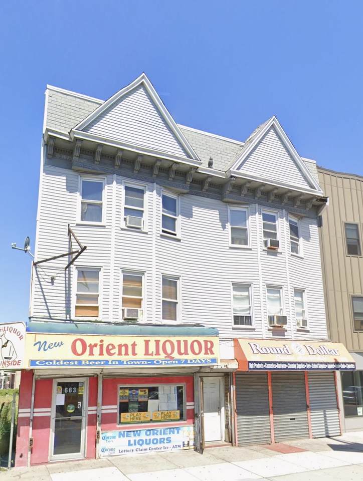 663 Ocean Ave - Photo 1