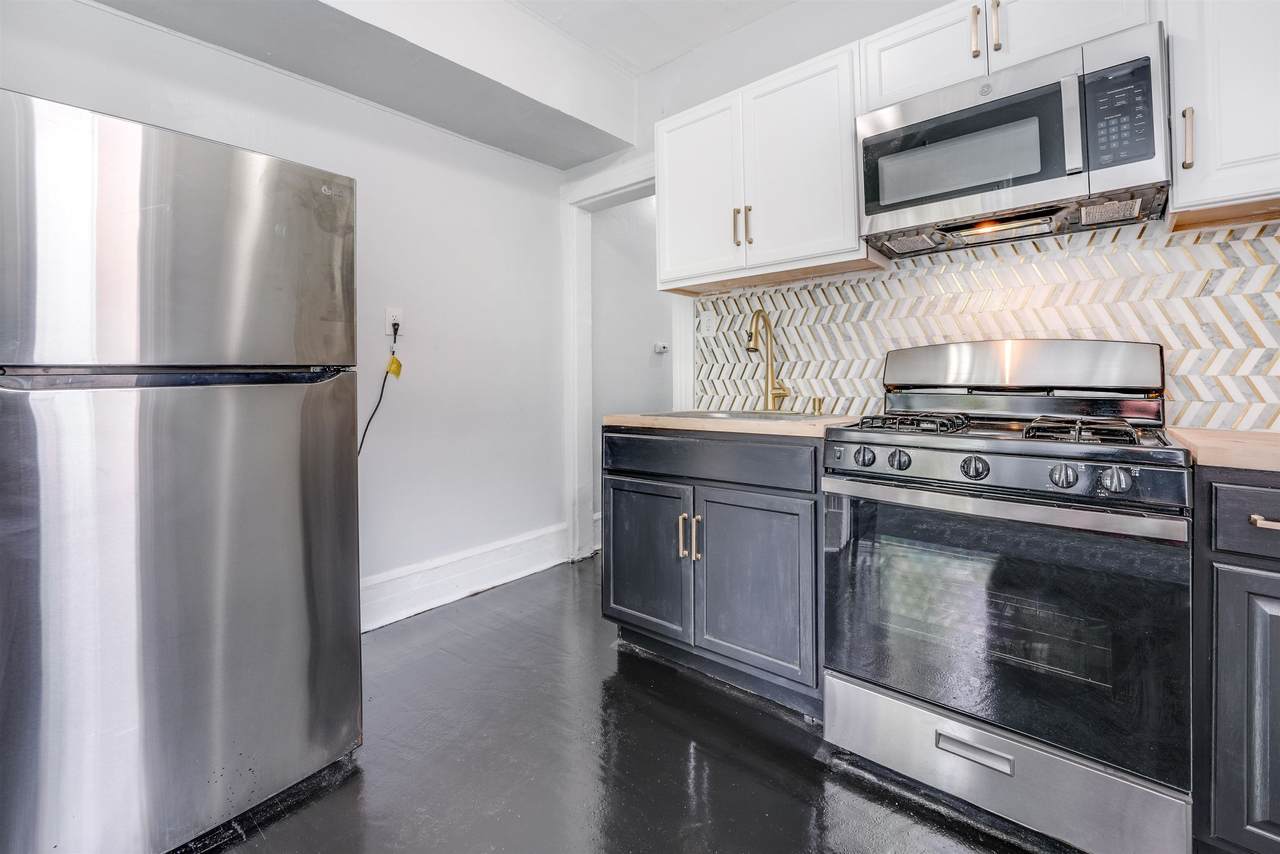 234 Summit Ave - Photo 1
