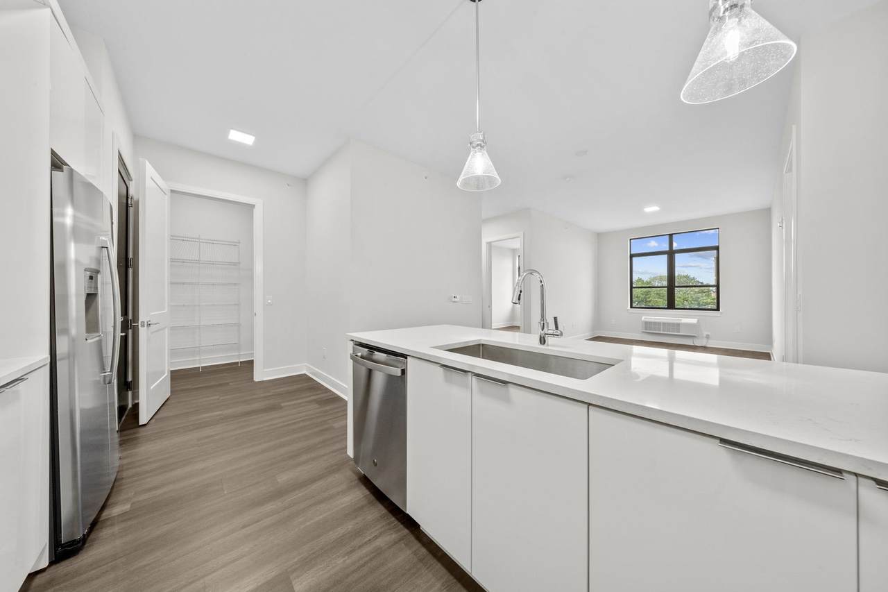 121 34TH ST - Photo 1