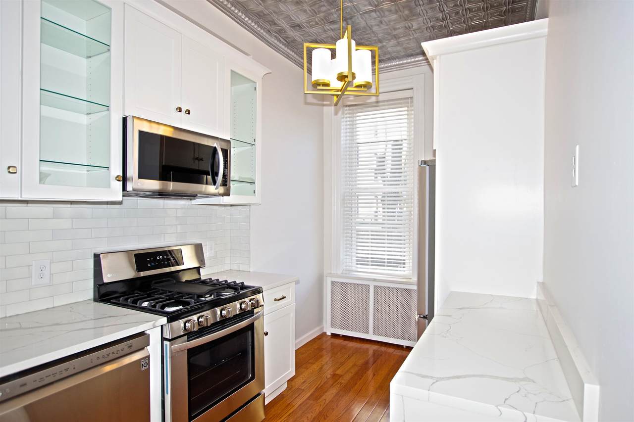 1234 Park Ave - Photo 1