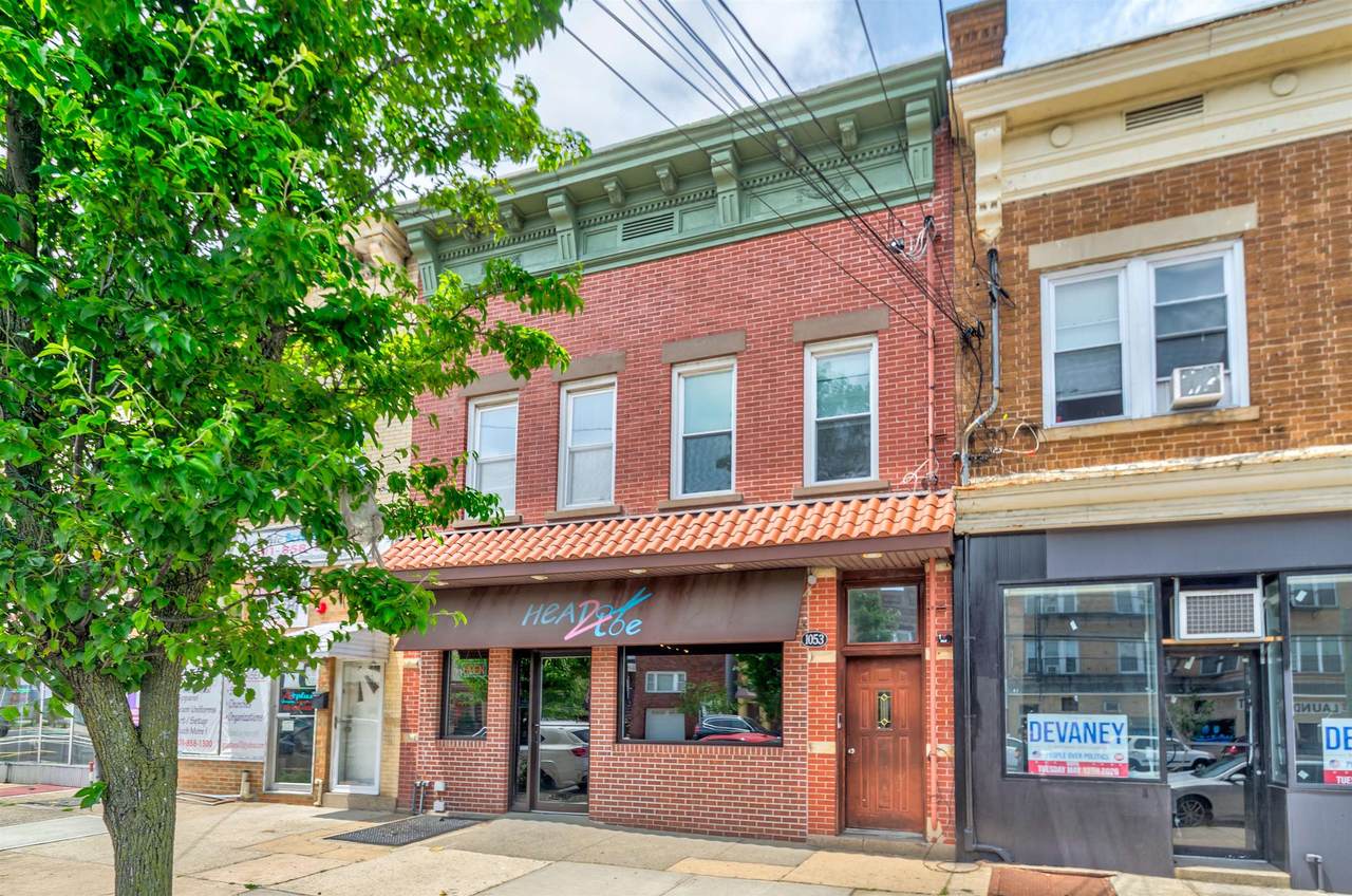 1053 Avenue C - Photo 1