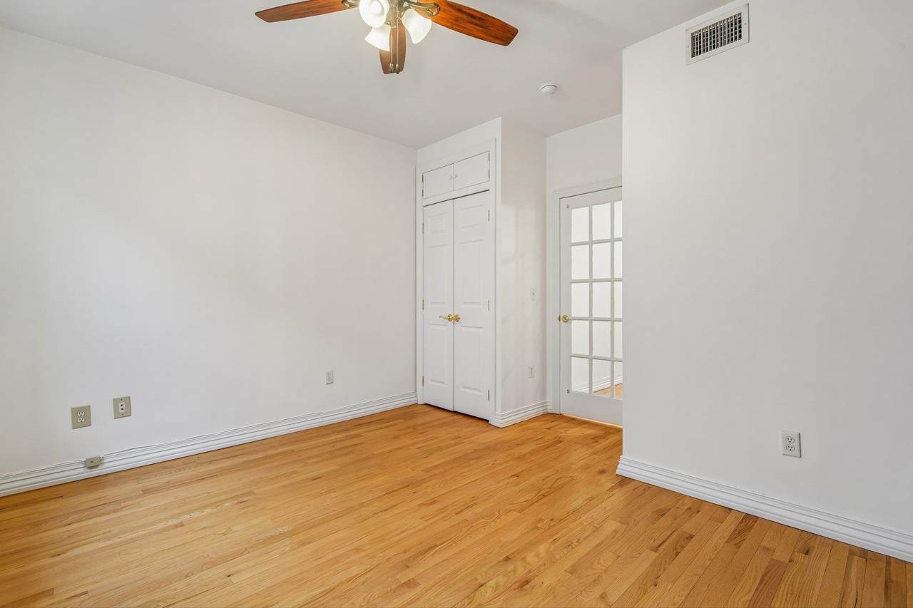 815 Willow Ave - Photo 1