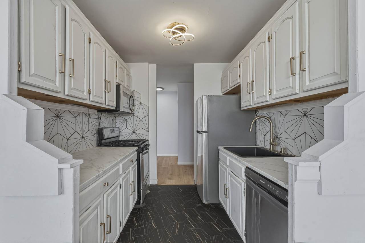 1225 Kennedy Blvd - Photo 1