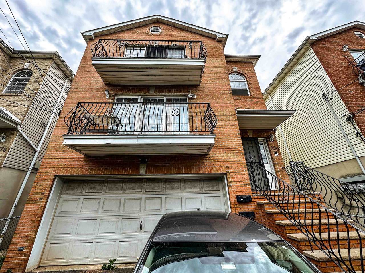 280 Jelliff Ave - Photo 1