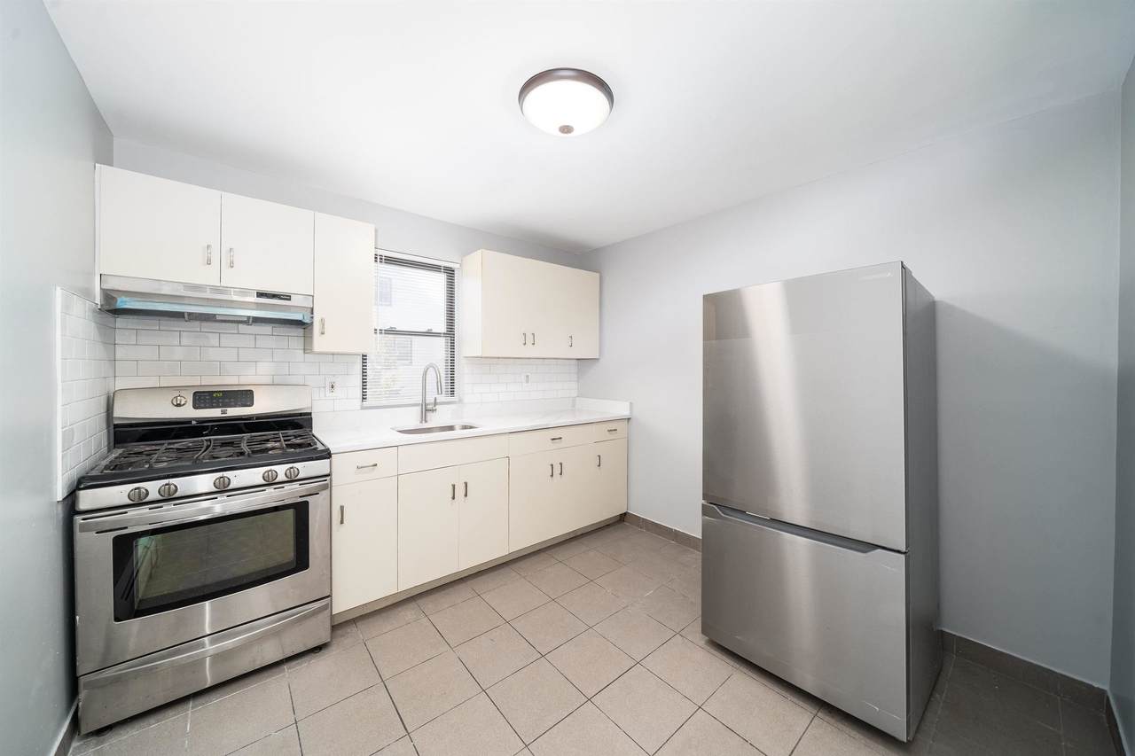 43 West 9Th St - Photo 1