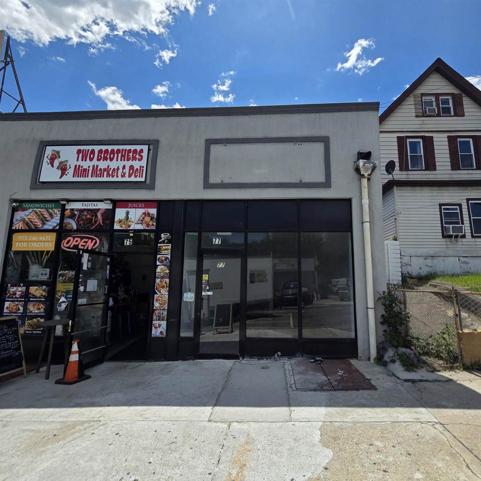 77 Gregory Ave - Photo 1