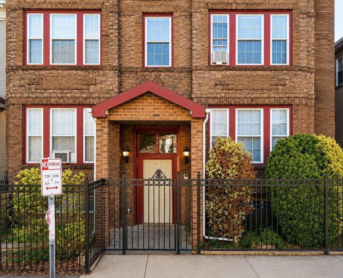 14 Rutgers Ave - Photo 1
