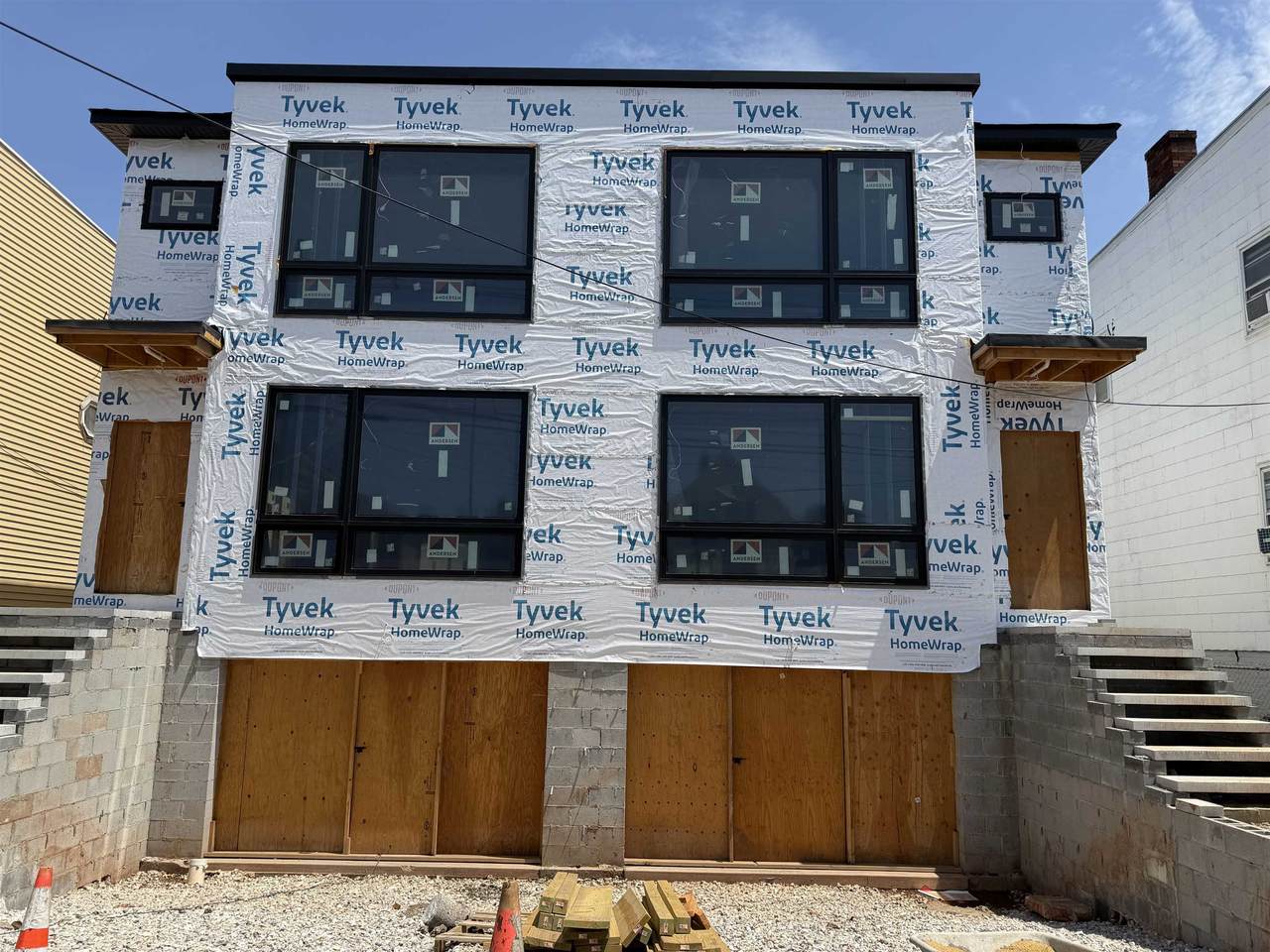 240B Maple Ave - Photo 1