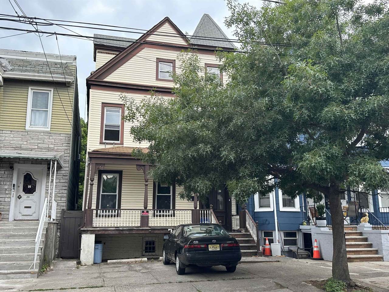 41 Garrison Ave - Photo 1