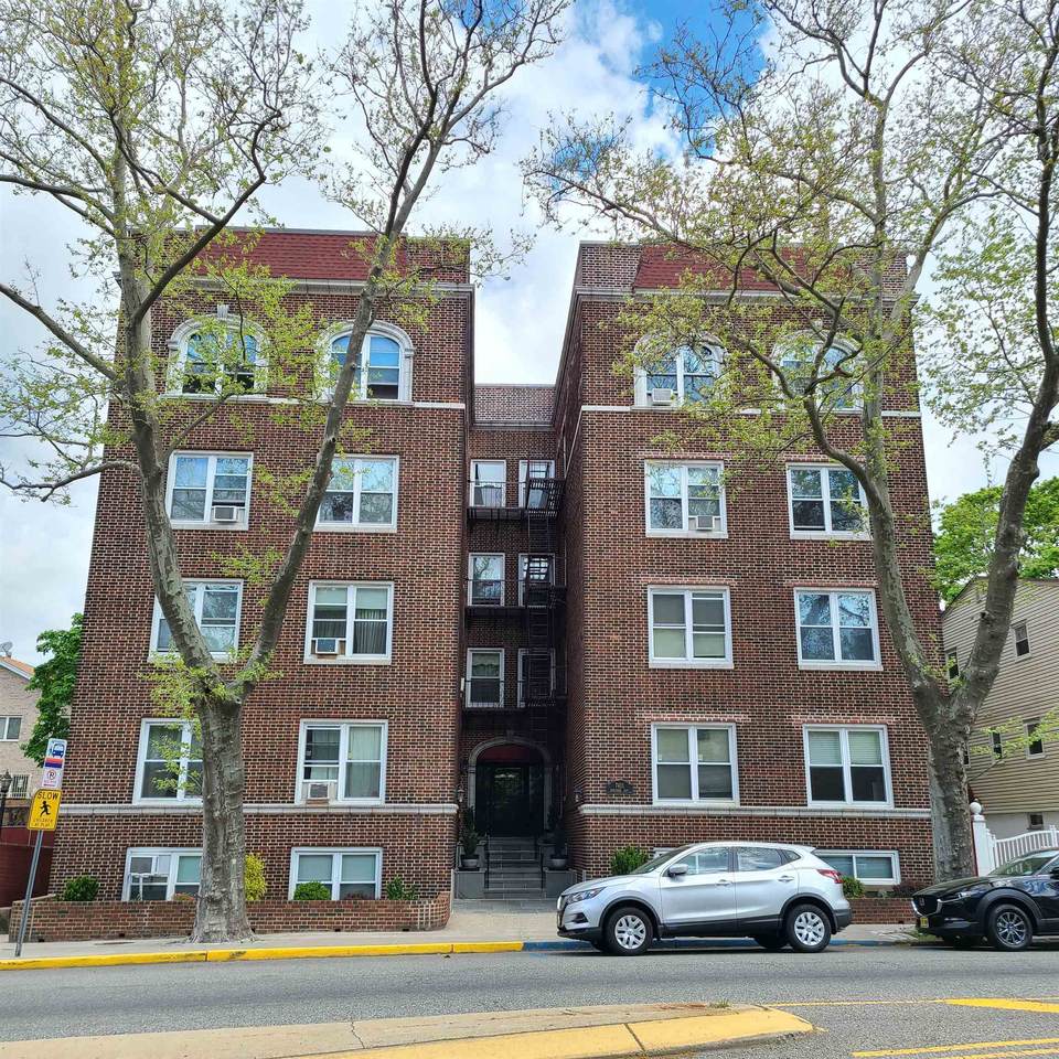 7411 Blvd East - Photo 1