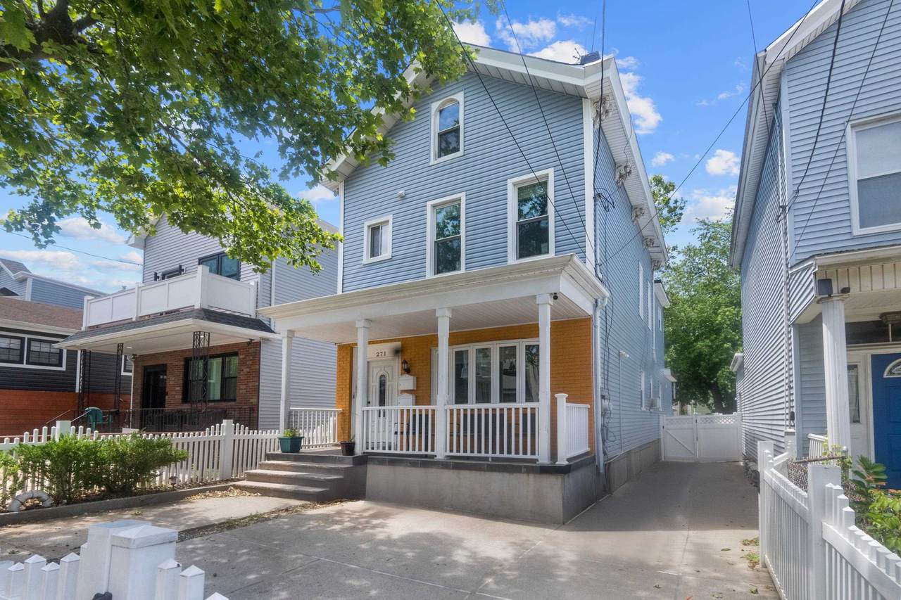 271 Cator Ave - Photo 1