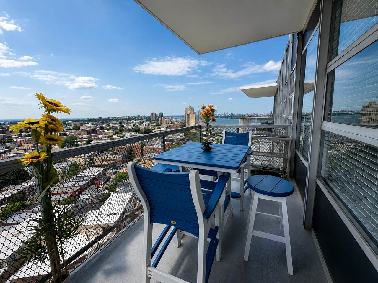 https://bt-photos.global.ssl.fastly.net/liberty/1280_boomver_1_260011852-2.jpg