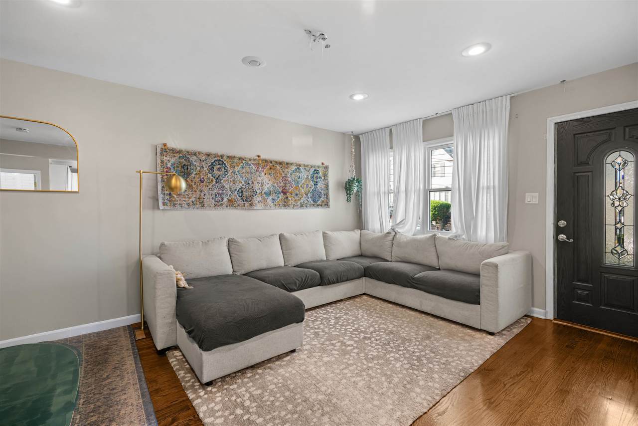 1604 82ND ST - Photo 1