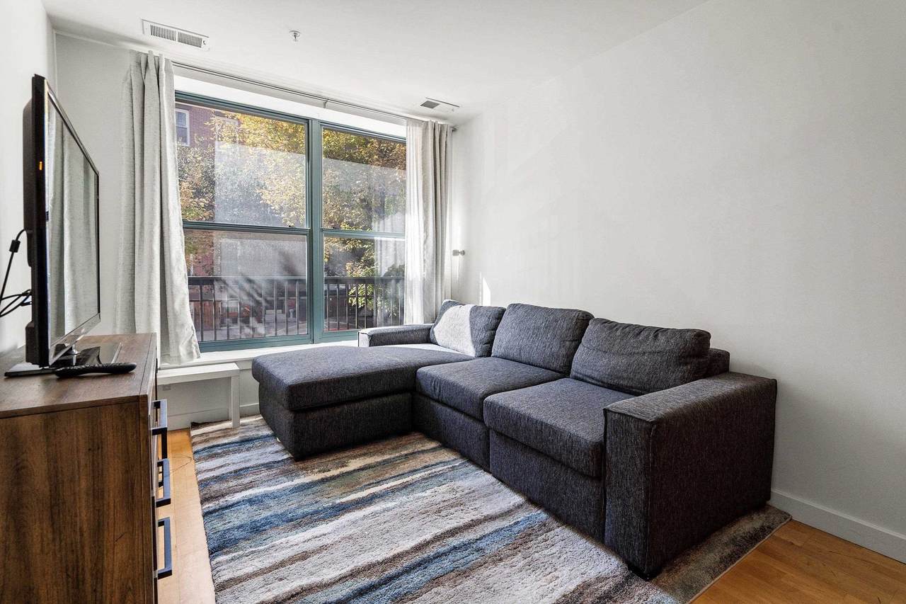 222 Montgomery St - Photo 1