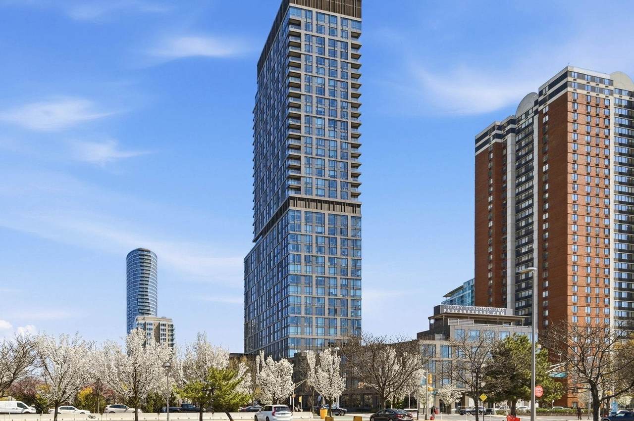 75 Park Lane South - Photo 1