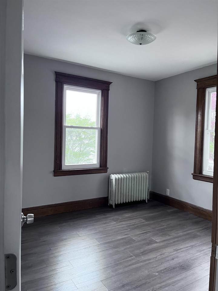 210 Franklin St - Photo 1