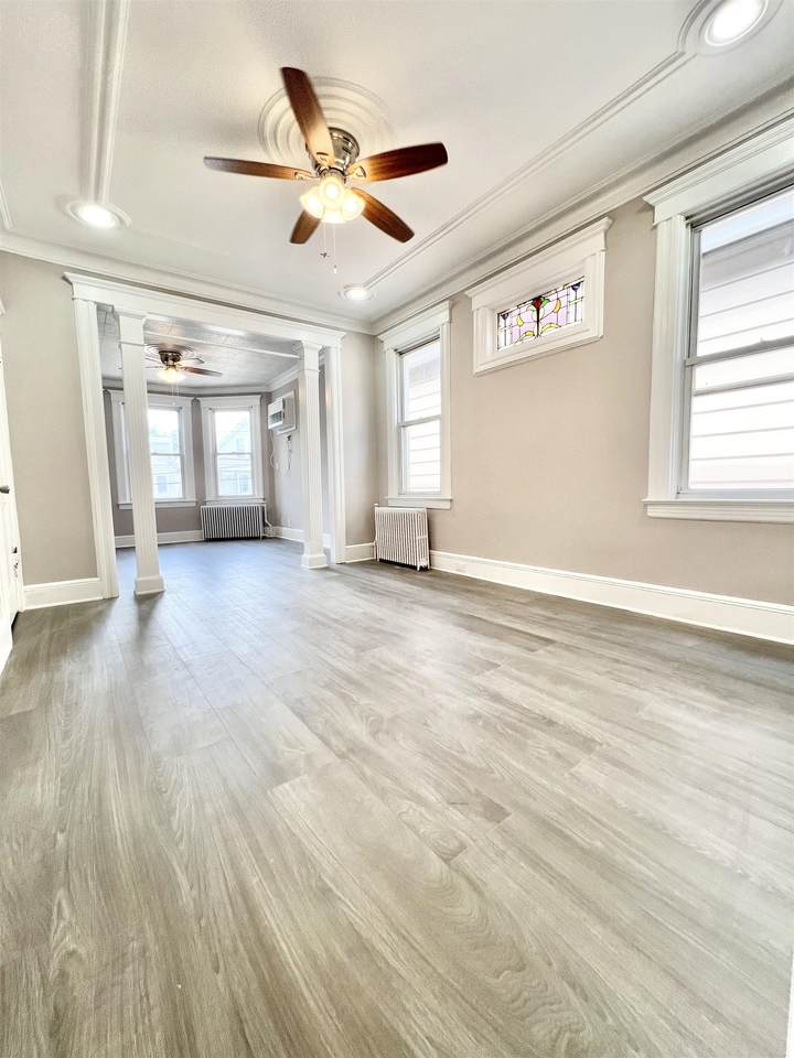 91 West 16Th St - Photo 1