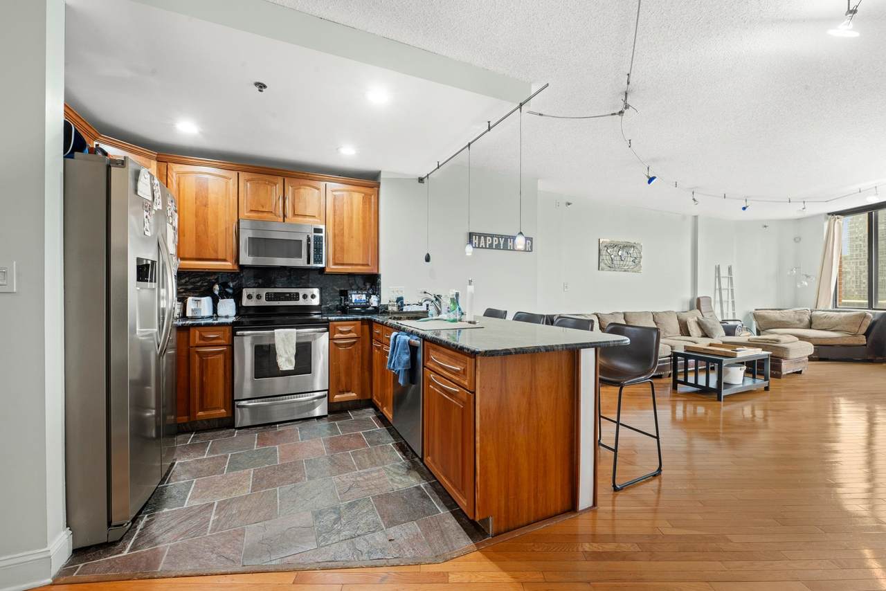 415 Newark St - Photo 1